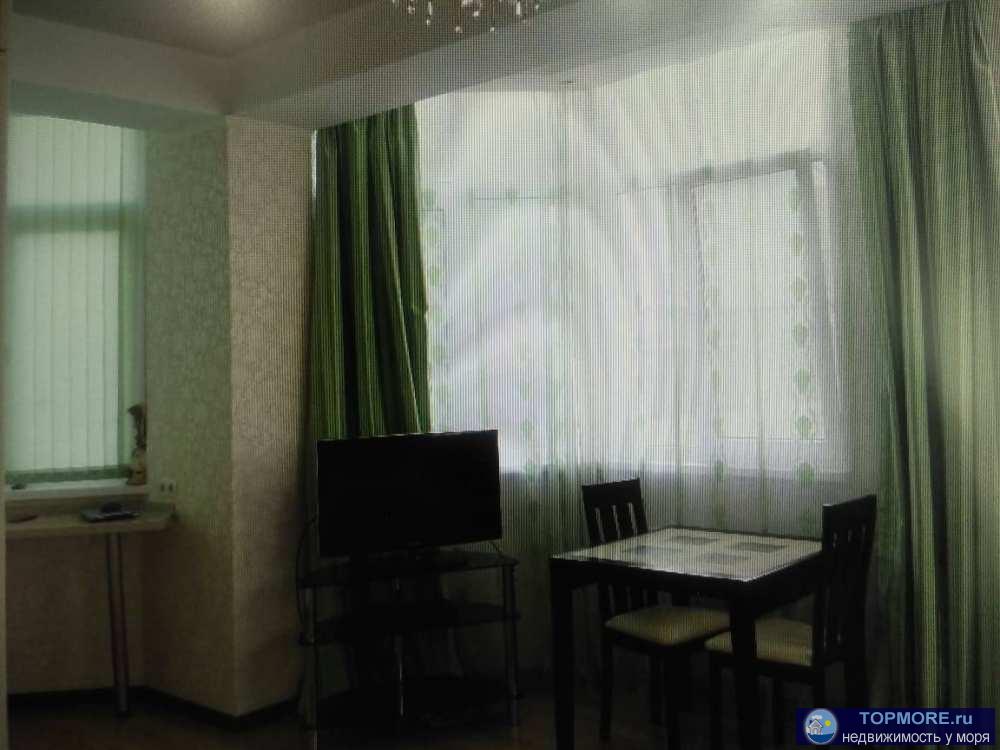 Продается квартира 60м, в прекрасном районе.Хороший ремонт,мебель, два кондиционера,ванная с окном.До моря пешая...