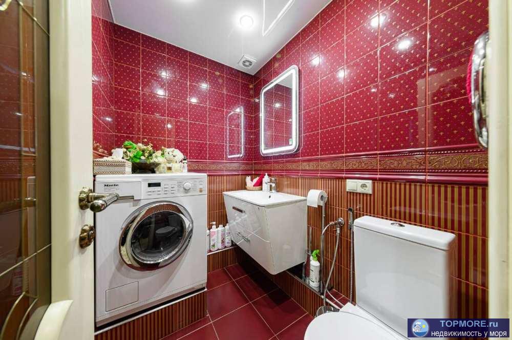 Вашему вниманию представлена шикарная квартира с новым дизайнерским ремонтом в самом сердце города Сочи. Грамотно...