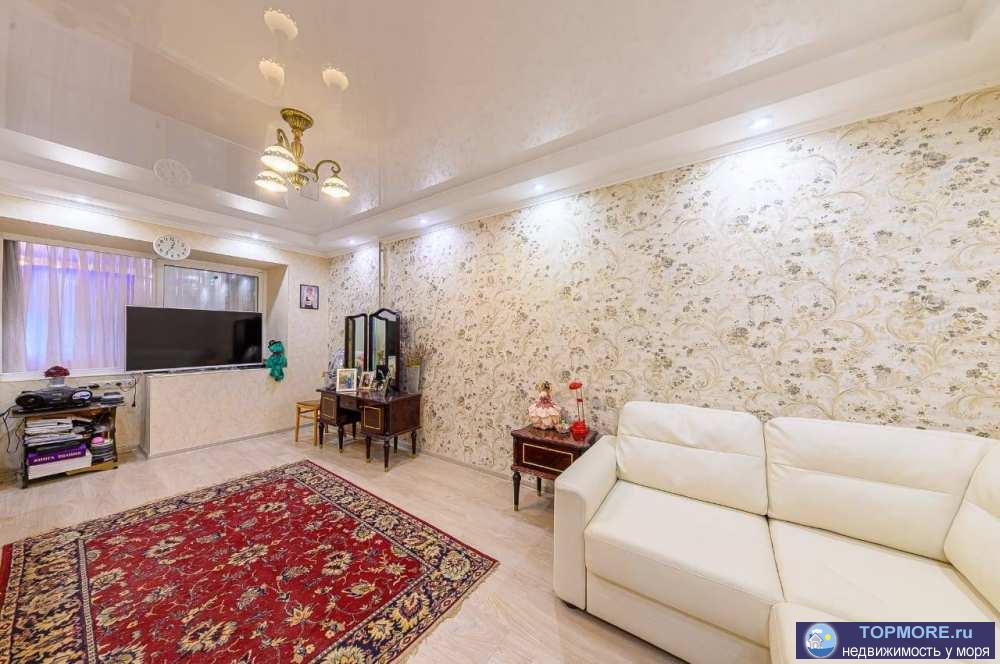 Вашему вниманию представлена шикарная квартира с новым дизайнерским ремонтом в самом сердце города Сочи. Грамотно... - 2