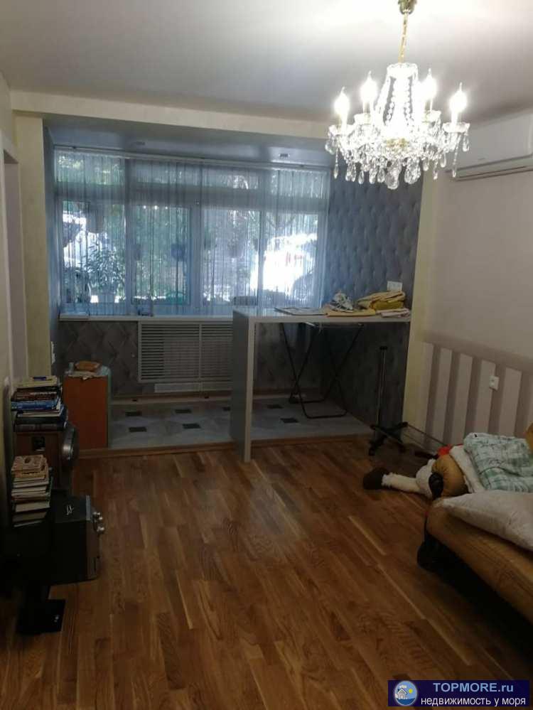 Продается отличная полноценная трехкомнатная квартира в спальном микрорайоне города Сочи. Все комнаты раздельны.... - 2