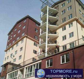 Продается светлая квартира-студия с тремя окнами, 32 м.кв. Окна выходят на  юго-восток.Возможна перепланировка на две... - 2