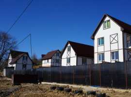 Дом в стиле Шале с мансардой. Расположен в небольшом коттеджном...