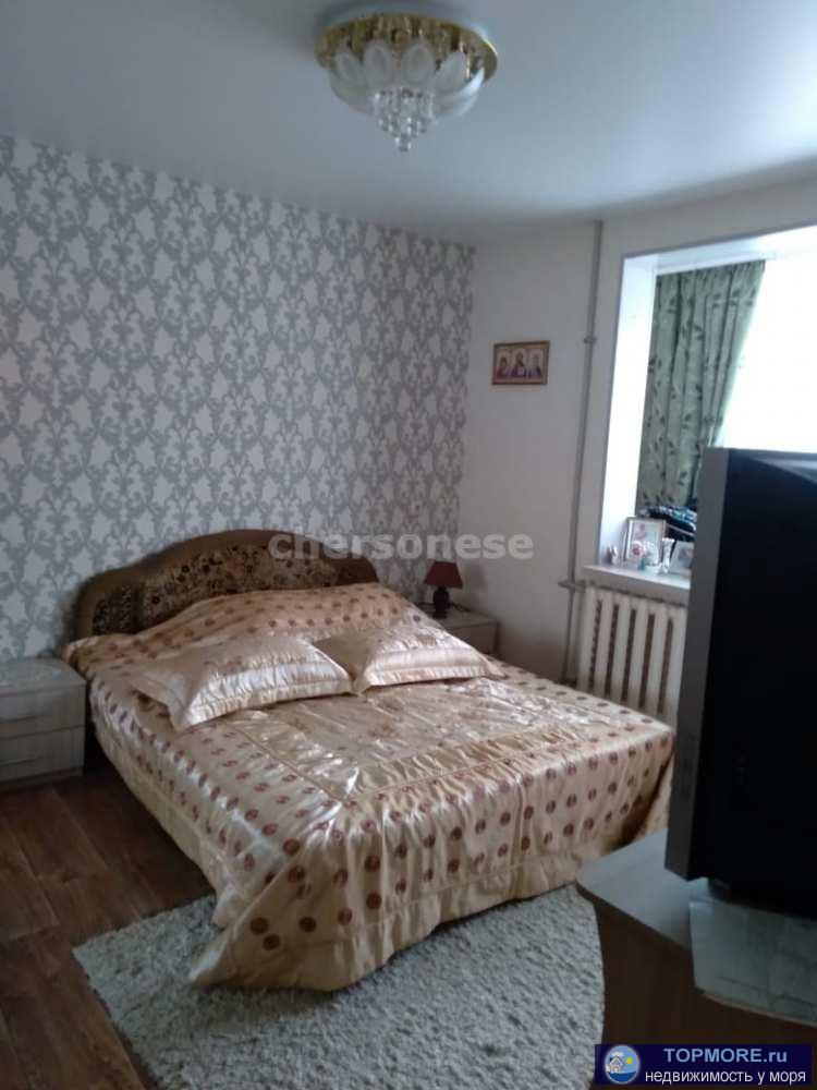 Продаётся трехкомнатная квартира на проспекте Октябрьской революции .  Идеальный вариант для тех, кто ценит уют и...