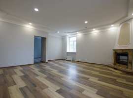 Сдам офисное помещение 52 кв.м. в административном здании...