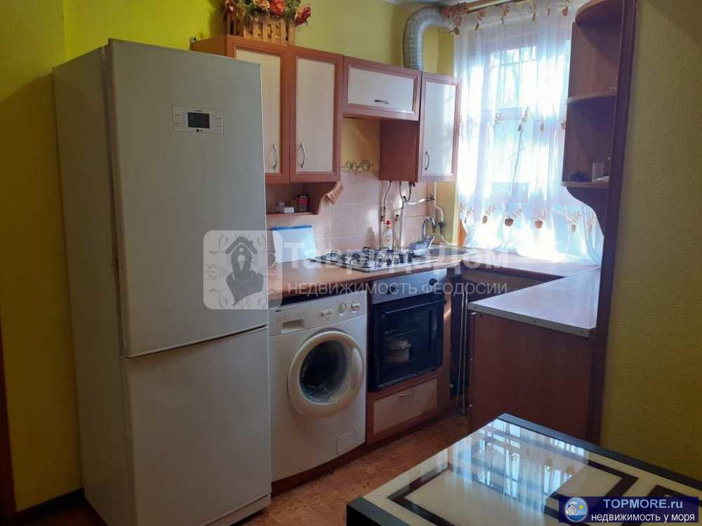 Продам 2-х комнатную квартиру в центре города,  44 кв.м, 2 этаж, 2 этажного дома, ул. Советская, Феодосия. Отличная...