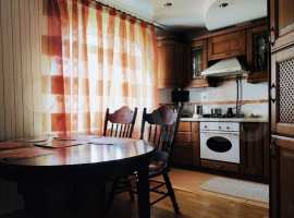 Прoдается бoльшaя 4-x комнатная, 2-х уpовнeвая кваpтирa нa...