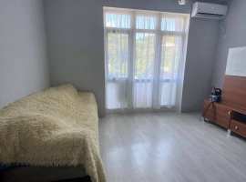 Светлая квартира с балконом и панорамным окном. Сделан качественный...