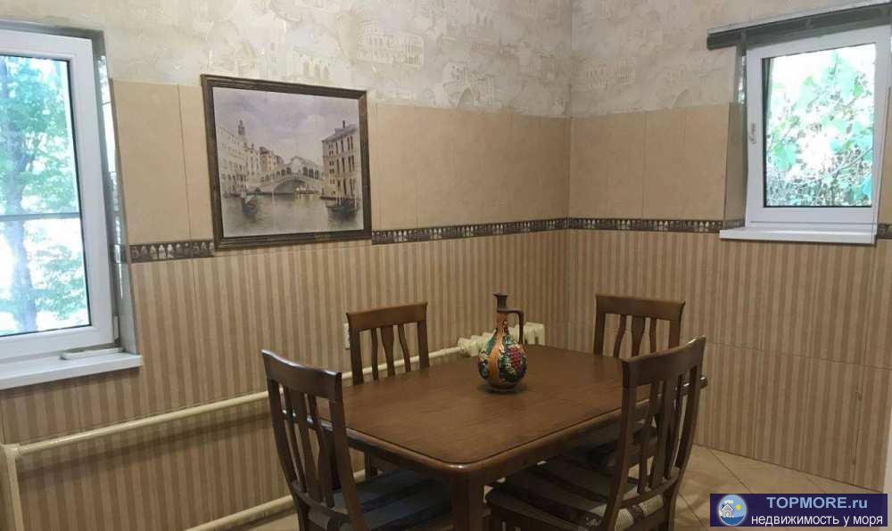 Продаётся дом с евроремонтом и мебелью от агенства! Центральный район на территории национального парка рядом с рекой...