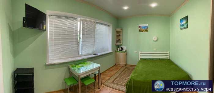 Сдается отличное жильё в частном доме в р -не Малахова Кургана . Предпочтительно одному или паре .Рядом рынок. аптеки...