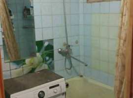 Продаю 3х комнатную квартиру, большая прихожая и лоджия, окна...