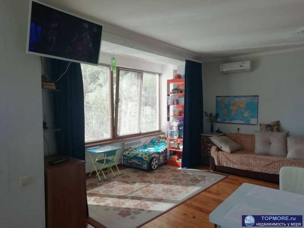 Продается квартира 33 кв.м. на 3 этаже в Хосте. Квартира очень светлая, уютная, имеет индивидуальную планировку.... - 2