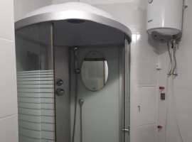 Продается квартира с ремонтом, есть балкон.Коммуникации -...