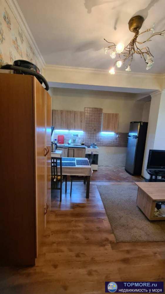 Продается 2-х к квартира, 2/7. Высота потолков 3 м, поэтому есть возможность оборудовать дополнительно антресольные... - 2