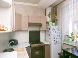 Лот № 142887. Продаётся светлая двухкомнатная квартира. В ней есть...