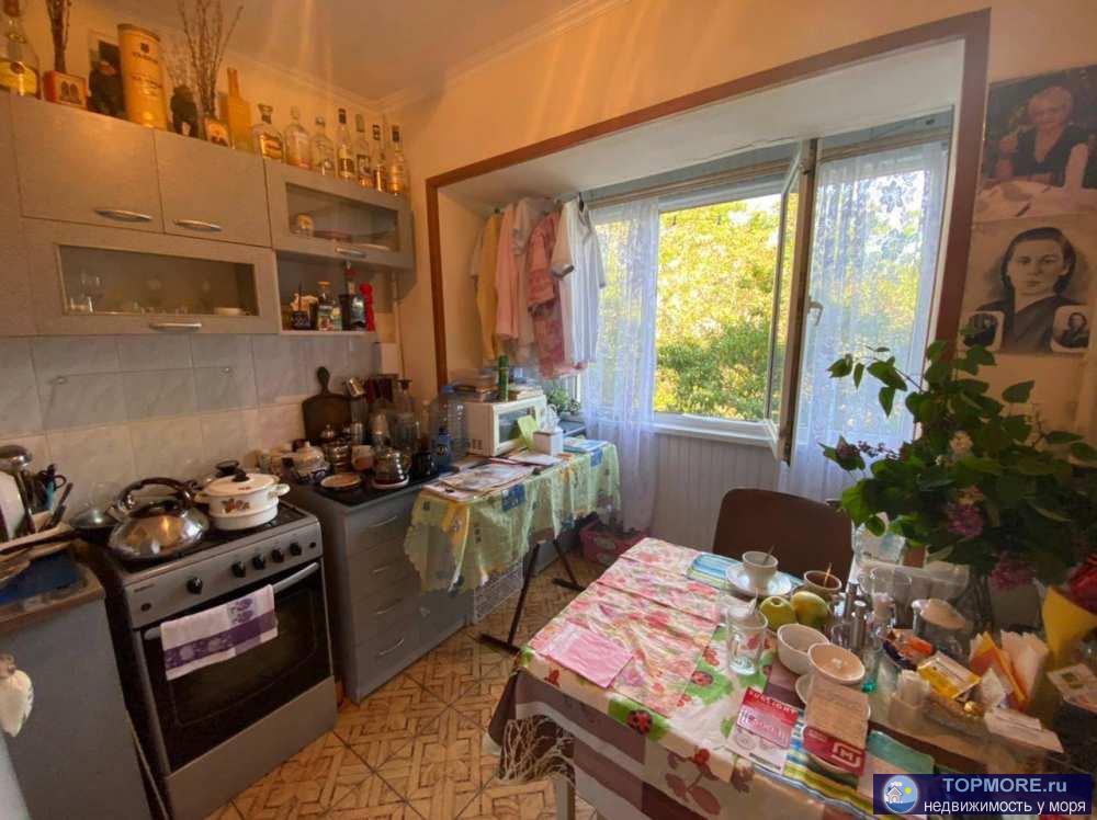 Продаю уютную квартиру с балконом в деловом центре Сочи! В помещении сделан евроремонт, есть необходимая бытовая...