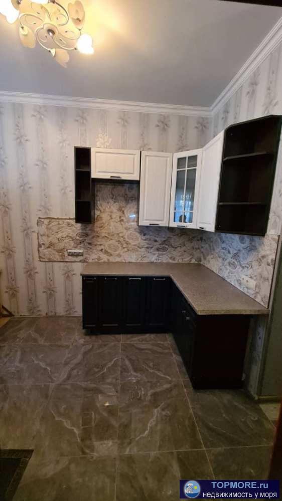 Уютная квартира, установлена новая кухня, сантехника. В шаговой доступности школа, пятёрочка, общественный транспорт,... - 1