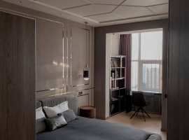 Пентхаус, общая площадь которого составляет 300 квадратных метров –...