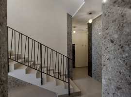 Продам квартиру в уютном жилом комплексе. До пляжа 20 минут...