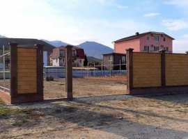 Продается огороженный  земельный участок 6,34 сот, ИЖС, в пгт...