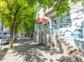 Сдаётся торговое помещение с отличным месторасположением, 1-я линия...