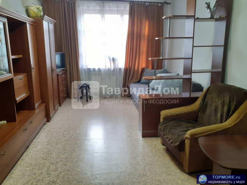 Продам 2-х комнатную квартиру в центре города,  44 кв.м, 2 этаж, 2 этажного дома, ул. Советская, Феодосия. Отличная... - 1