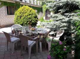 Продам дом 180 м2, на 7 сотках земли, ул. Садовая, 
г. Феодосия....