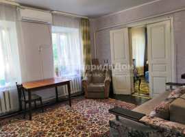 Продам 3-х комнатную квартиру на земле 70 
кв.м общей и 49 кв.м...