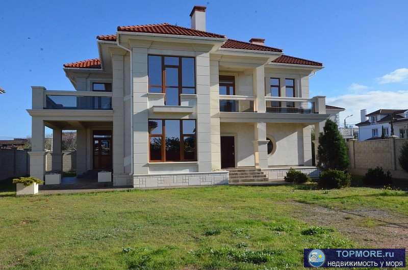 Предлагается к продаже новый жилой дом площадью 275 кв.м. на берегу моря в Севастополе, наб. А. Первозванного, дом...