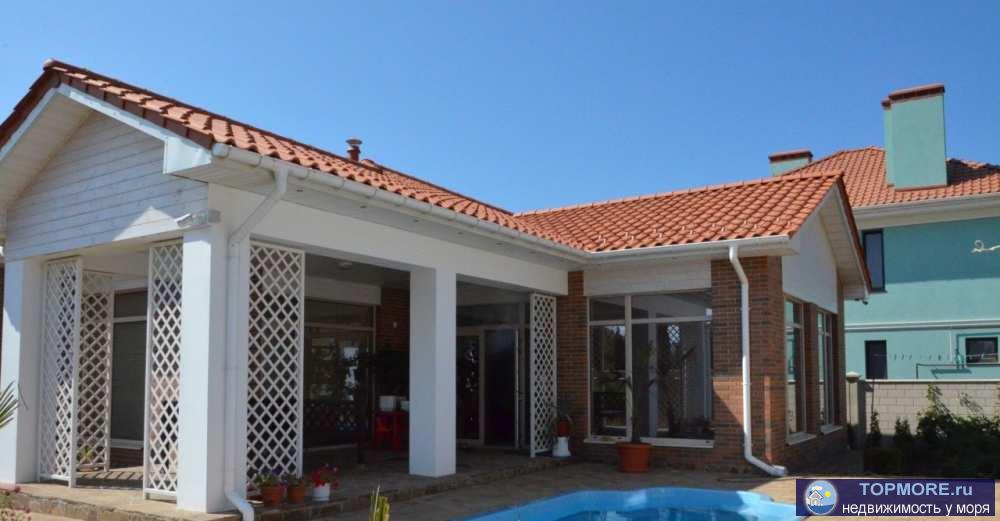 Продается новый, одноэтажный дом 205 м2 с гостевым домом 98 м2 ПОД КЛЮЧ. Домовладение общей площадью 303 м2...