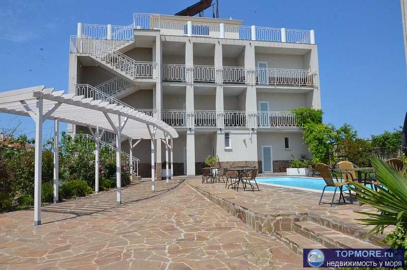 Продается новая, действующая мини-гостиница (гостевой дом) с бассейном на берегу моря в Севастополе.   Гостевой дом... - 1