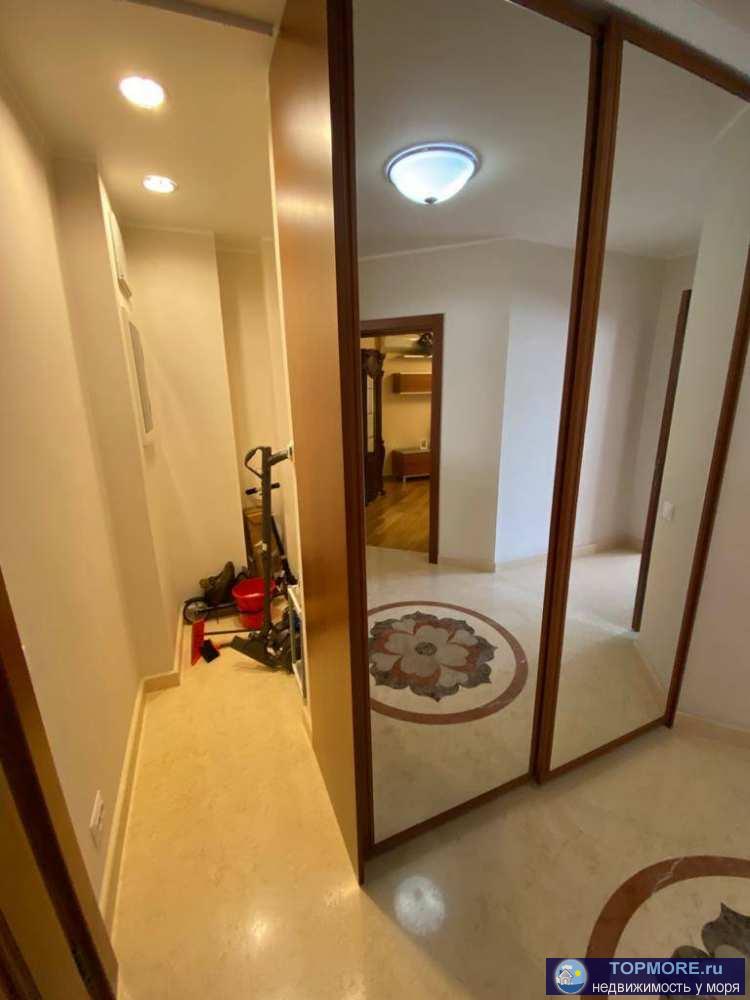 Продается квартира в центре Сочи, в квартире выполнен качественный ремонт, мебель и бытовая техника остается . Через...