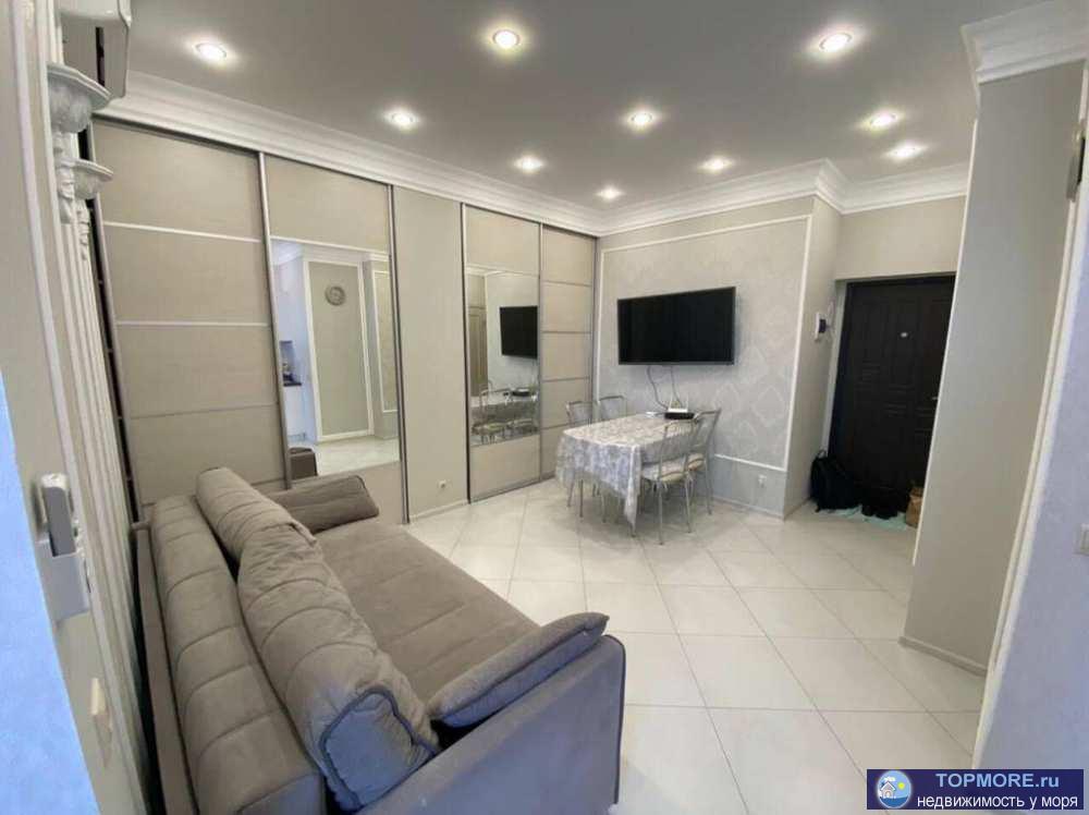 Квартира с шикарным видом на город и море. Краски заката подарят невероятные эмоции. Удобная лакация  5  минут ходьбы... - 2