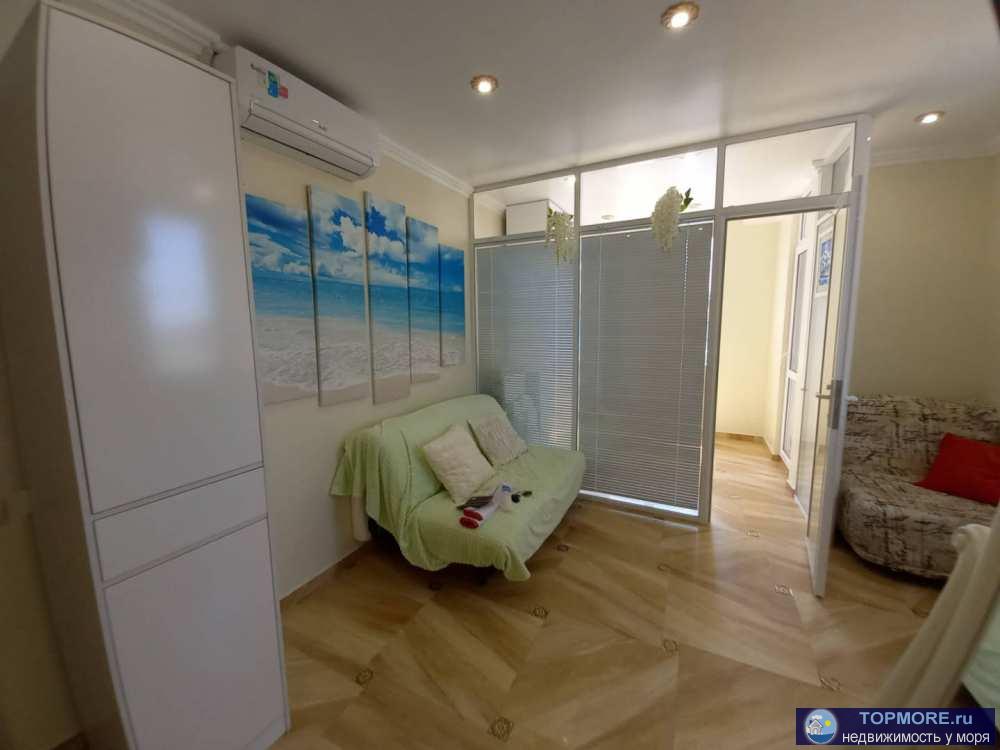  Продается квартира рядом с морем (300 метров) в самом центре Курортного городка!Площадь квартиры 30м2, в которые... - 2