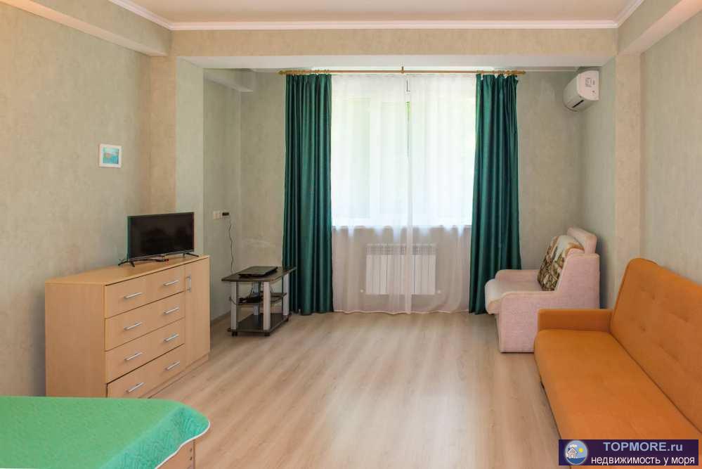 Лот № 144883. Отличная большая квартира ! В квартире тёплые полы , высокий комфортный этаж , до моря 5 минут пешком ....