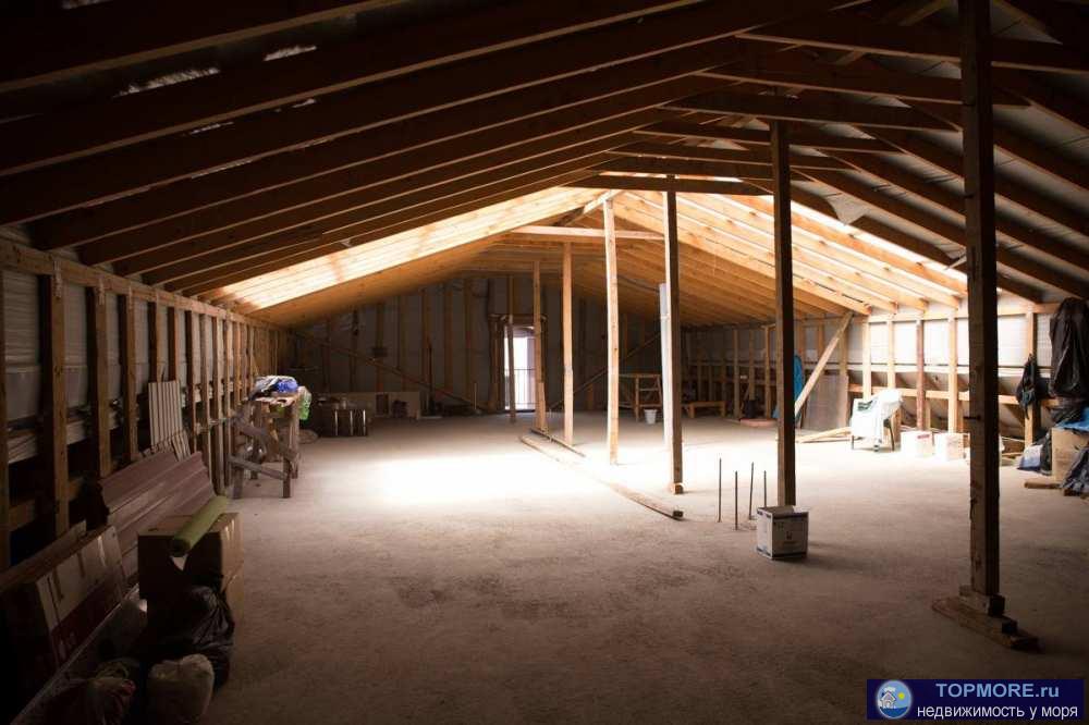 Лот № 147017. Продается 2-комнатная квартира + мансарда. Две изолированные комнаты и кухня! Квартира очень светлая....