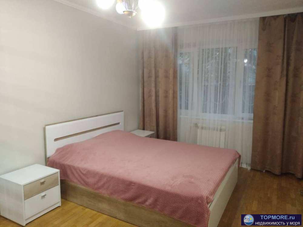 В продаже полноценная трехкомнатная квартира в самом центре города(ровное место) на ул. Островского. Общая площадь -... - 1