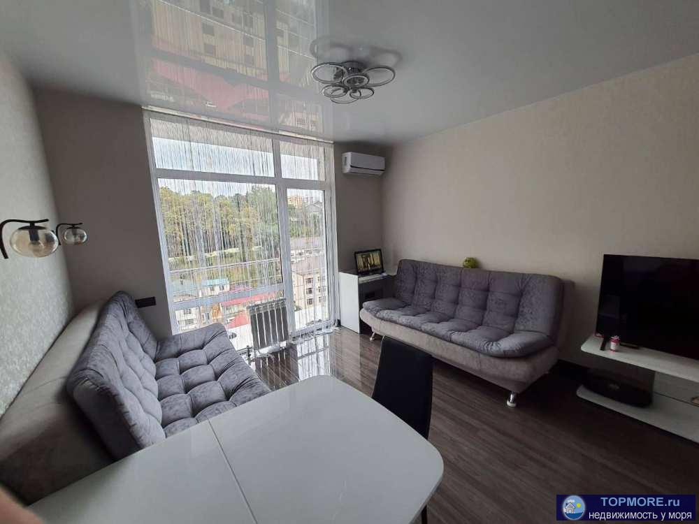 Лот № 147831. Продаётся однокомнатная квартира площадью 28 м² с видом на море, город и горы.  Дом новый, тёплый, с...