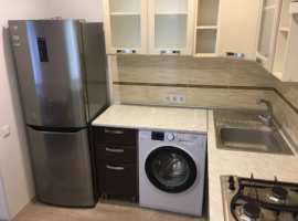 продам квартиру с шикарным месторасположением в самом центре Лоо...