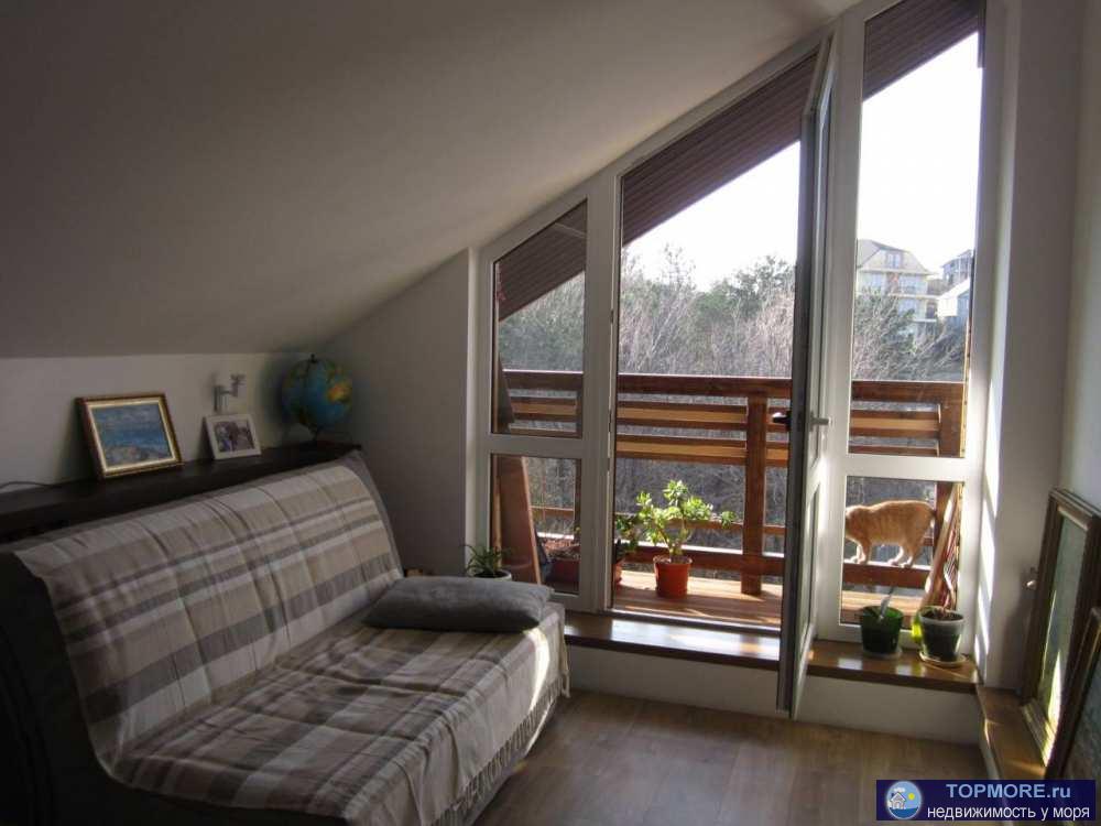 Продам двухуровневую квартиру на Соболевке на улице Пятигорская.Первый уровень 24 кв м ,17 кв м.На первом уровне...