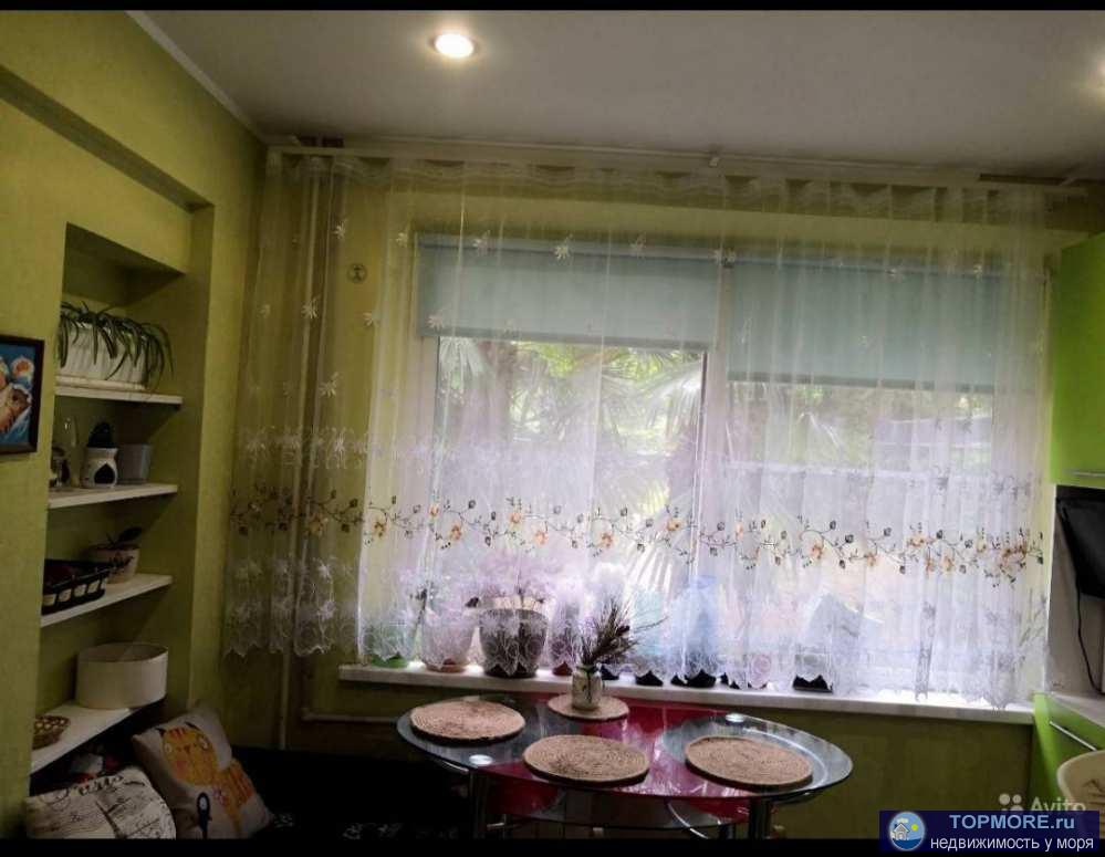 Продам однокомнатную квартиру с ремонтом и частичной мебелью, ул. Вишнёвая , р-н Макаренко.  Рядом остоновка... - 1