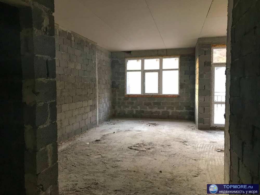 Продаётся квартира свободной планировки в посёлке Эсто-садок с закрытой территорией и детской площадкой на ней.Дом...