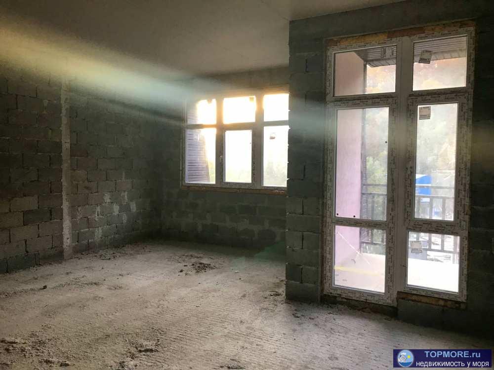 Продаётся квартира свободной планировки в посёлке Эсто-садок с закрытой территорией и детской площадкой на ней.Дом... - 1