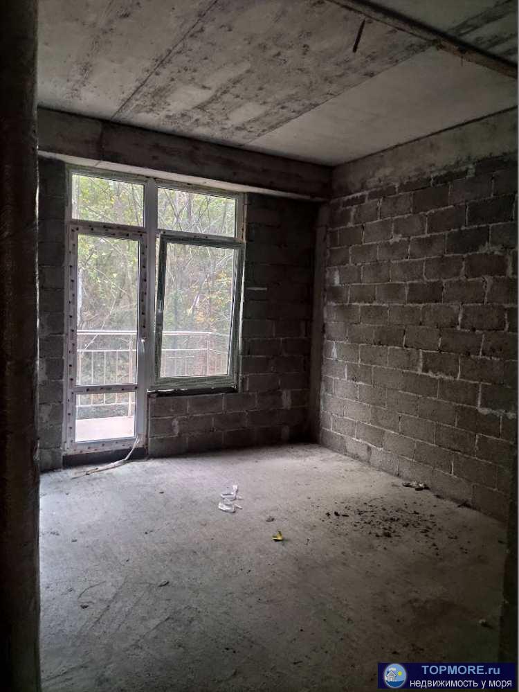 Лот № 150423. Квартира свободной планировки, вид на речку, балкон, высокие потолки, коммуникации центральные.Ровное... - 2