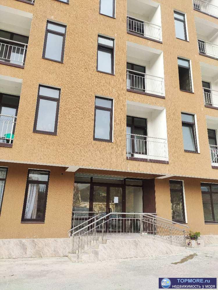 Лот № 150421. Квартира свободной планировки, вид на речку, балкон, высокие потолки, коммуникации центральные.Ровное... - 1