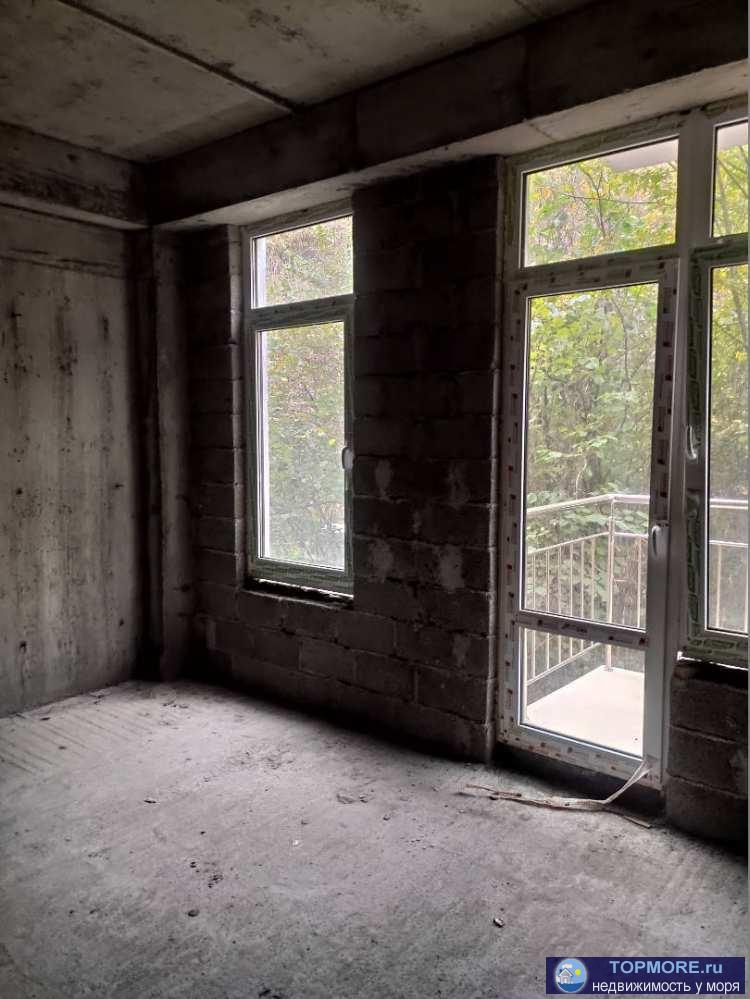 Лот № 150421. Квартира свободной планировки, вид на речку, балкон, высокие потолки, коммуникации центральные.Ровное... - 2