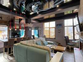 Лот № 150508. Продается шикарная двухуровневая квартира на Красной...