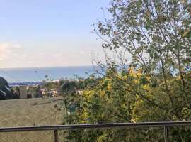 Квартира-студия расположена в новом жилом комплексе в Адлере. В...