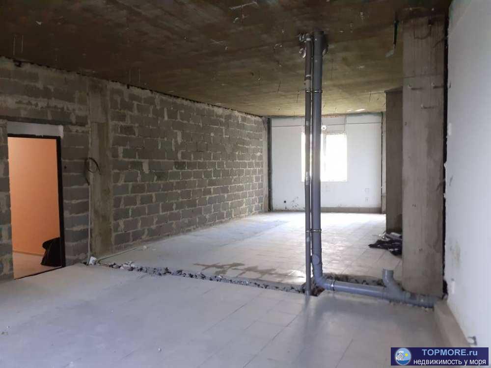 Лот № 150944. Продаю квартиру в спальном тихом районе. Квартиру удобно распланировать в 2 комнаты и большую...