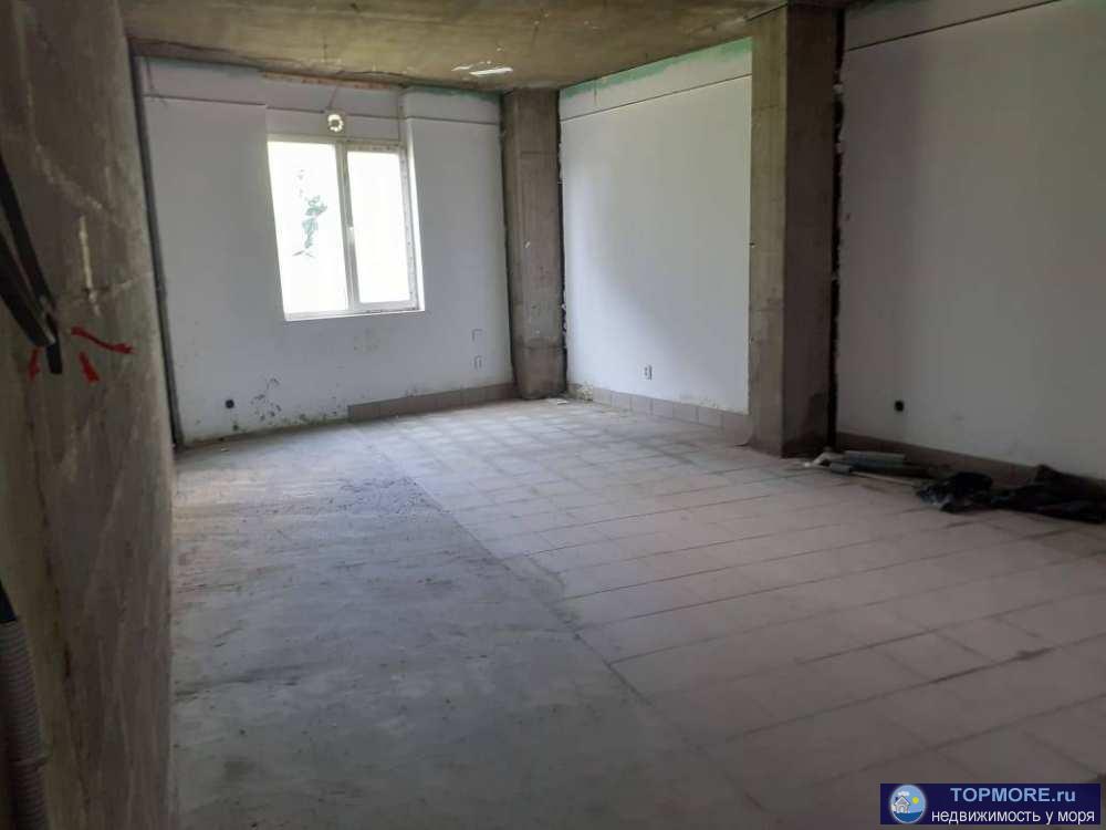 Лот № 150944. Продаю квартиру в спальном тихом районе. Квартиру удобно распланировать в 2 комнаты и большую... - 1