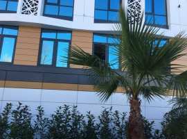 В центральном районе г. Сочи по ул. Макаренко в четырехэтажном доме...